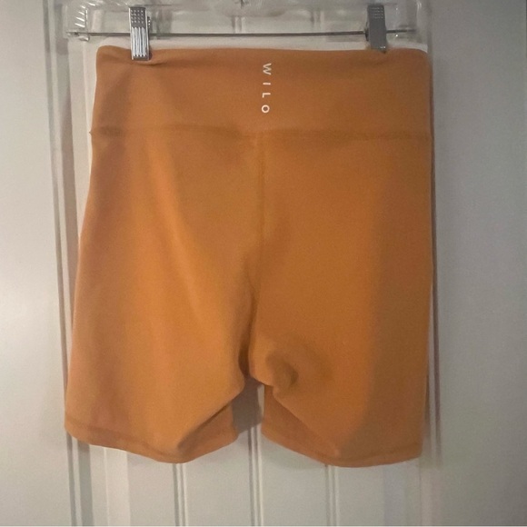 Willow the Label Goldenrod Athletic Shorts, 5” inseam, size Large - Picture 2 of 7